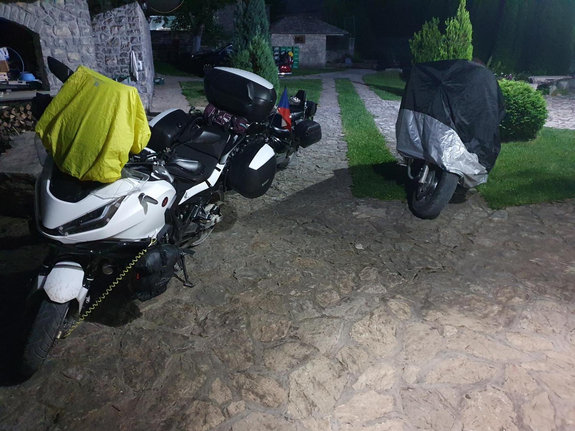 베라네 Etno Selo Vrelo & Camping 게스트하우스 외부 사진