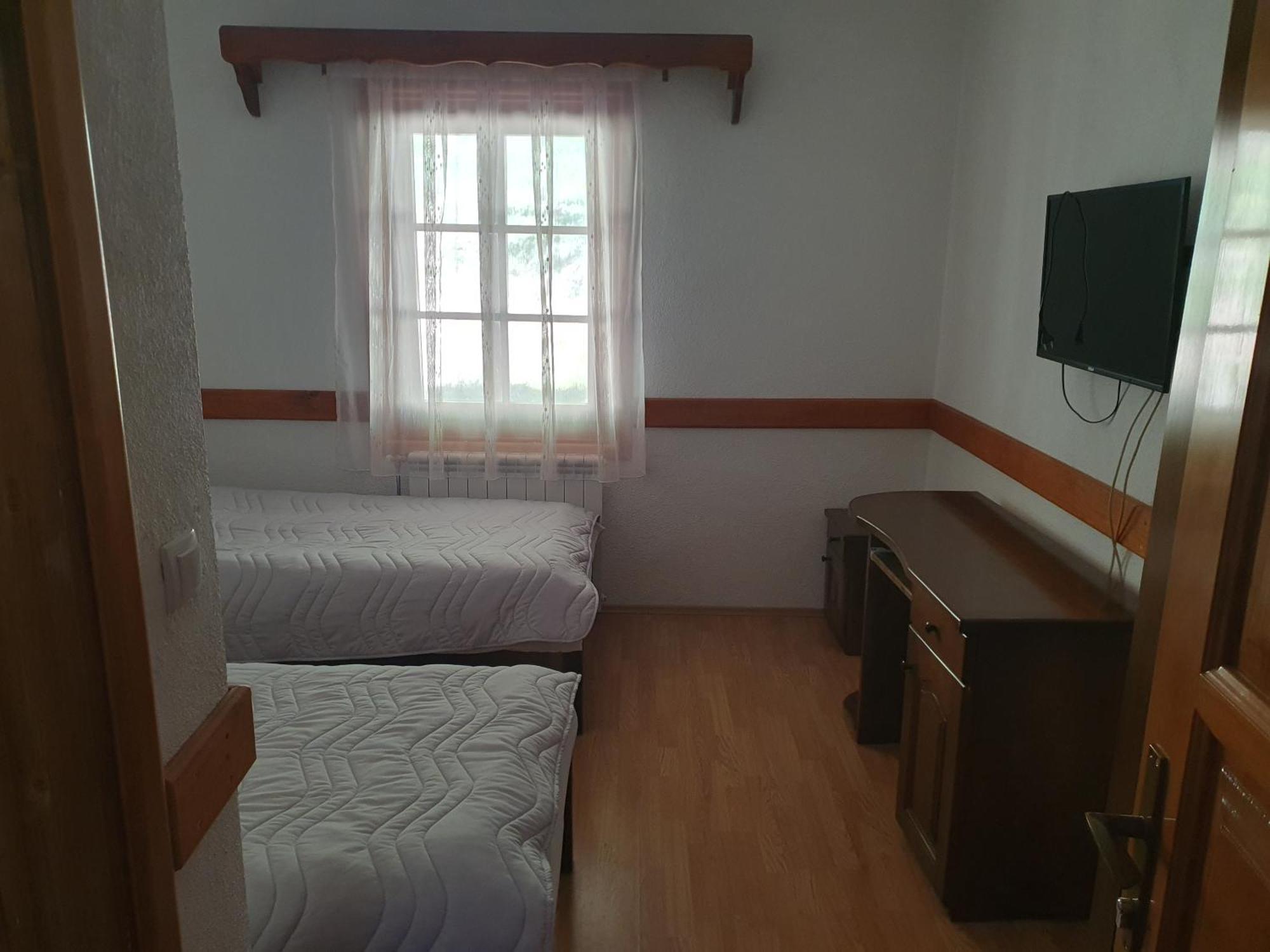 베라네 Etno Selo Vrelo & Camping 게스트하우스 외부 사진